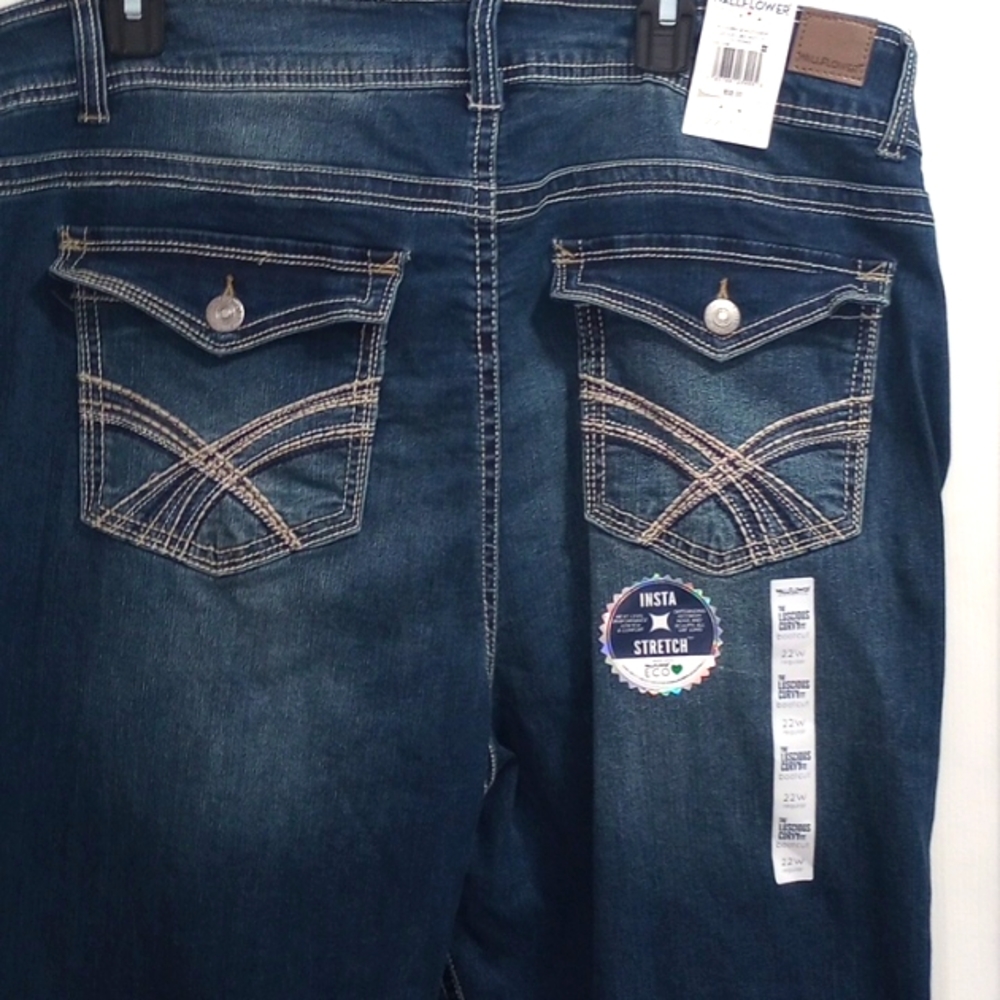 Wallflower Luscious Curvy Bootcut jeans sz 22reg